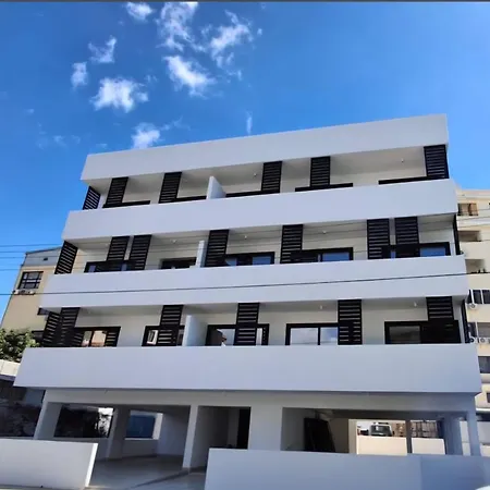 Lägenhetshotell Lazuli Port Larnaca